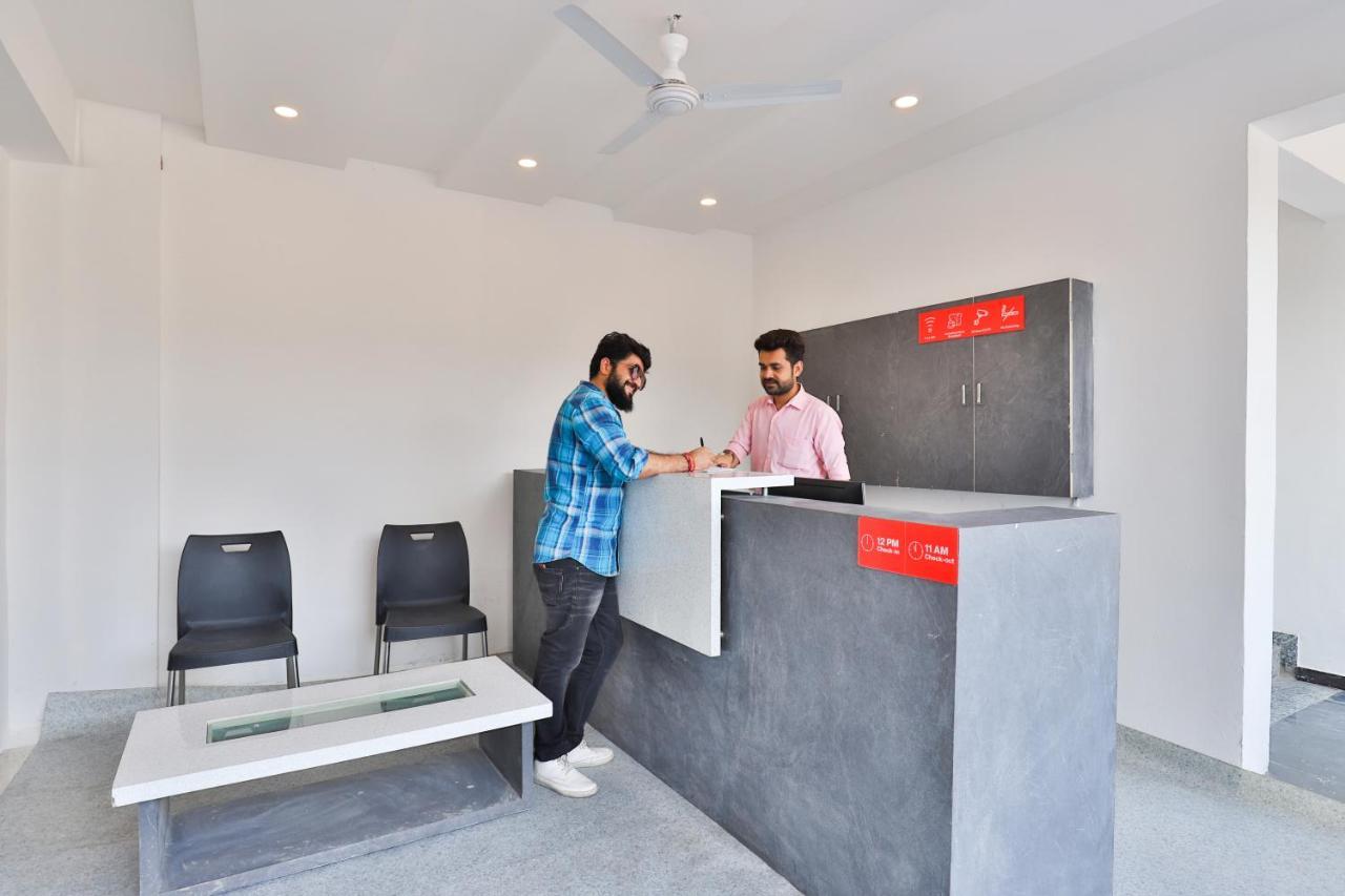 Nova Hotel New Crossroad Rajkot Esterno foto