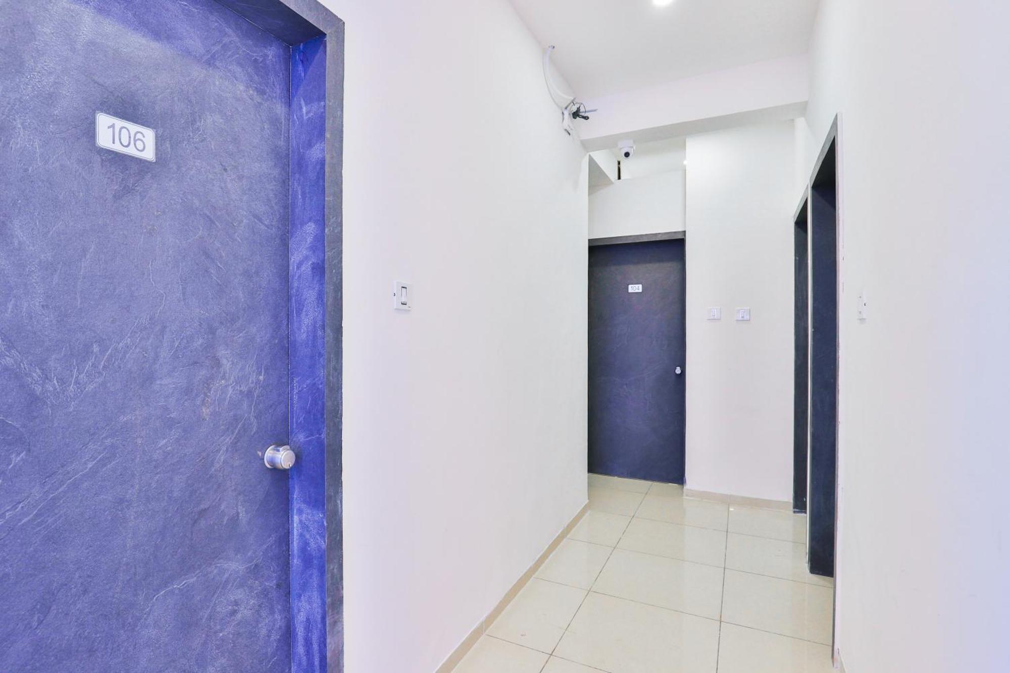Nova Hotel New Crossroad Rajkot Esterno foto