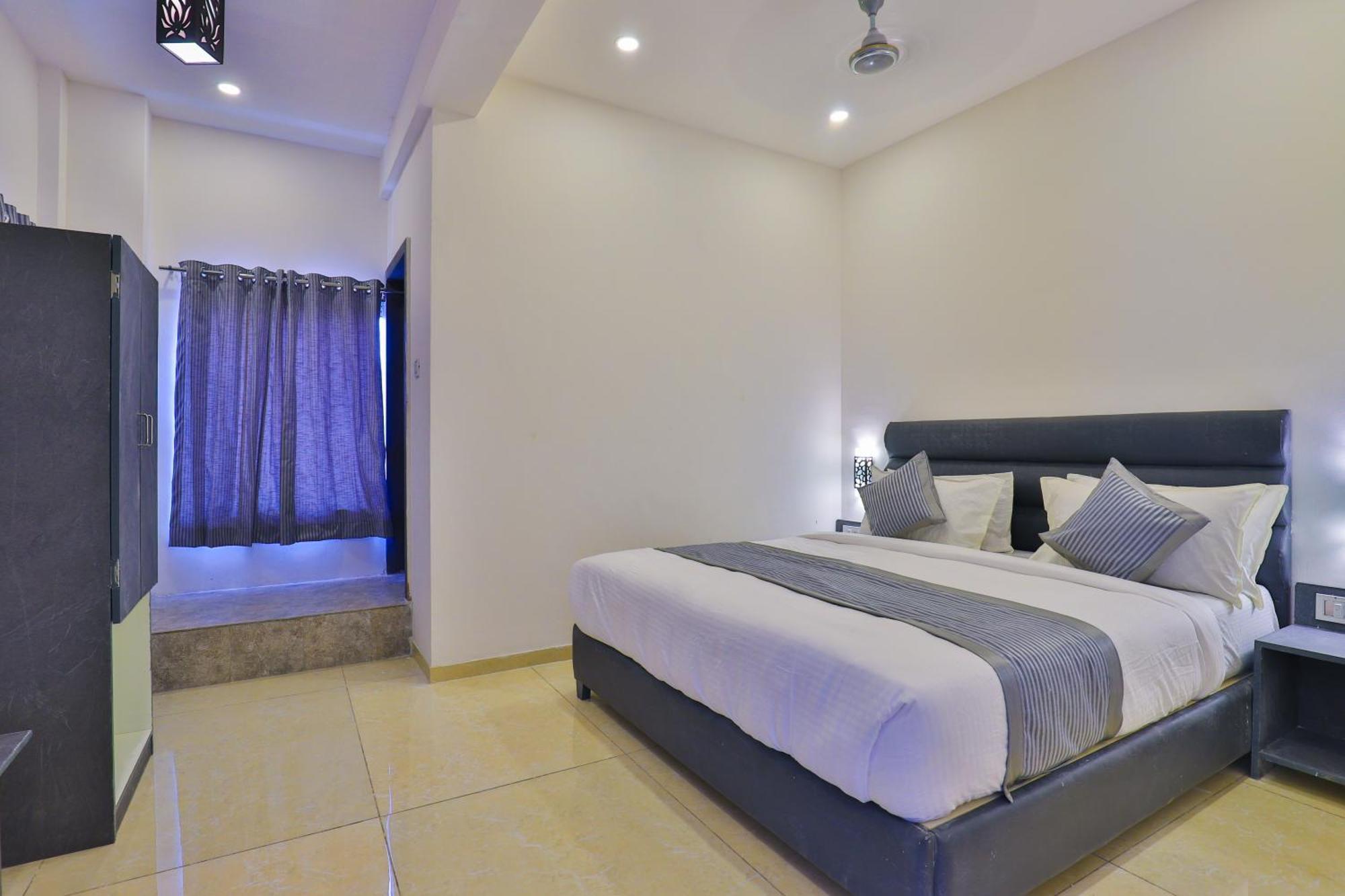 Nova Hotel New Crossroad Rajkot Esterno foto