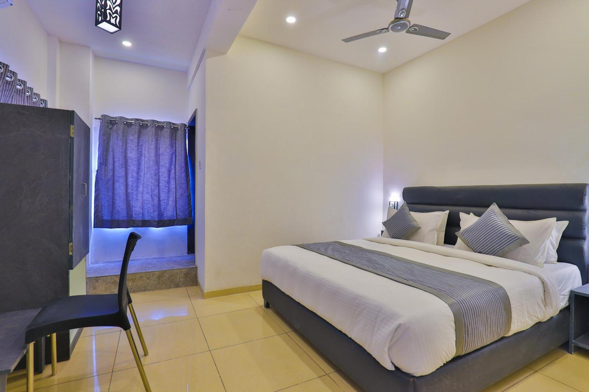 Nova Hotel New Crossroad Rajkot Esterno foto